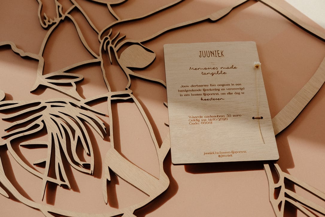 Carte cadeau en bois de Juuniek